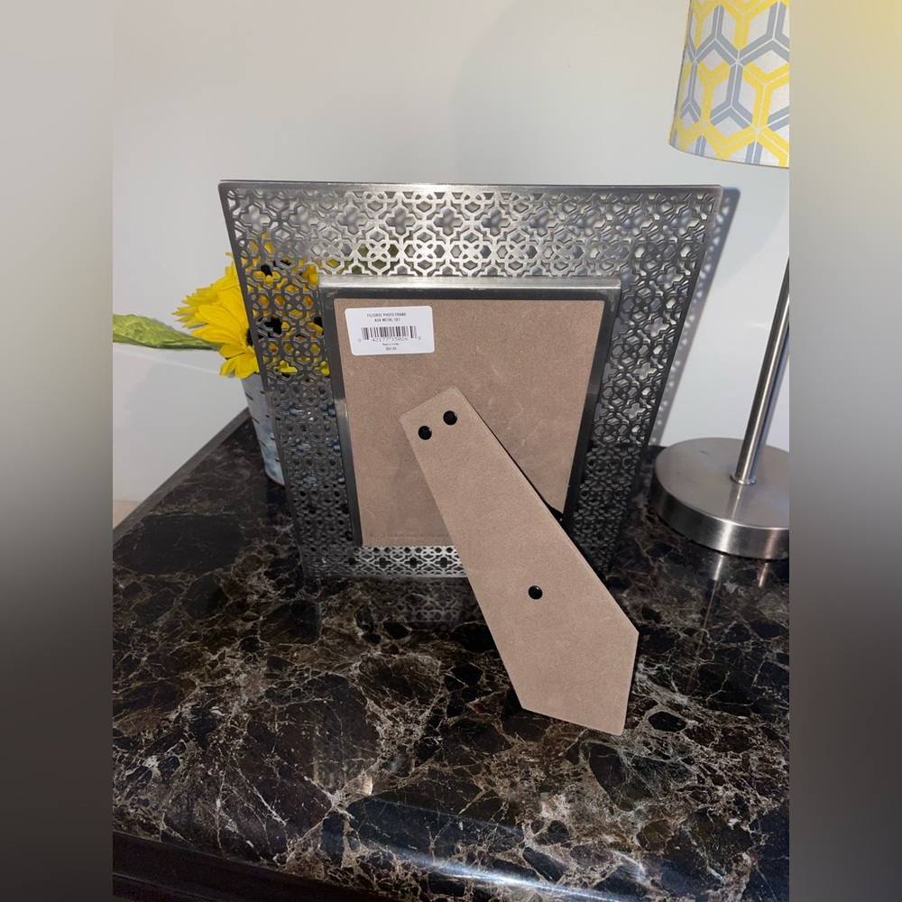 Kendra Scott 5x7 Filigree Photo Frame Antique Silver Metal - Picture 3 of 4